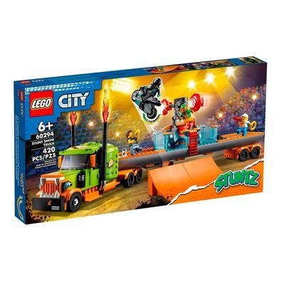 Este conjunto de alta qualidade LEGO® City Espetáculo de Acrobacias de Caminhão (60294) vem repleto de funcionalidades para brincadeira com muita ação