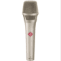 O microfone neumann kms 104 plus é um microfone de mão dinâmico de alta qualidade, projetado para performances vocais ao vivo em palcos e estúdios. Su