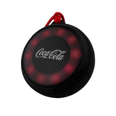 A bass speaker coca-cola é uma caixa de som sem fio com tecnologia true wireless speaker, que permite conectar dois alto-falantes simultaneamente. Com