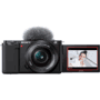 Perfeita para vloggers, o Câmera Sony ZV-E10 Mirrorless 4K com Lente 16-50mm (Preta) combina um grande sensor APS-C e versatilidade Mirrorless com um 